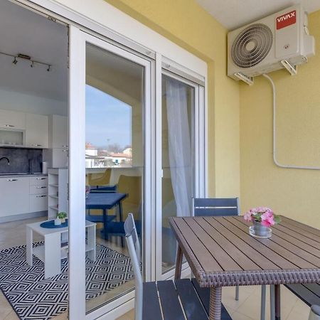 Apartments Rondine 1 Karigador Exterior foto